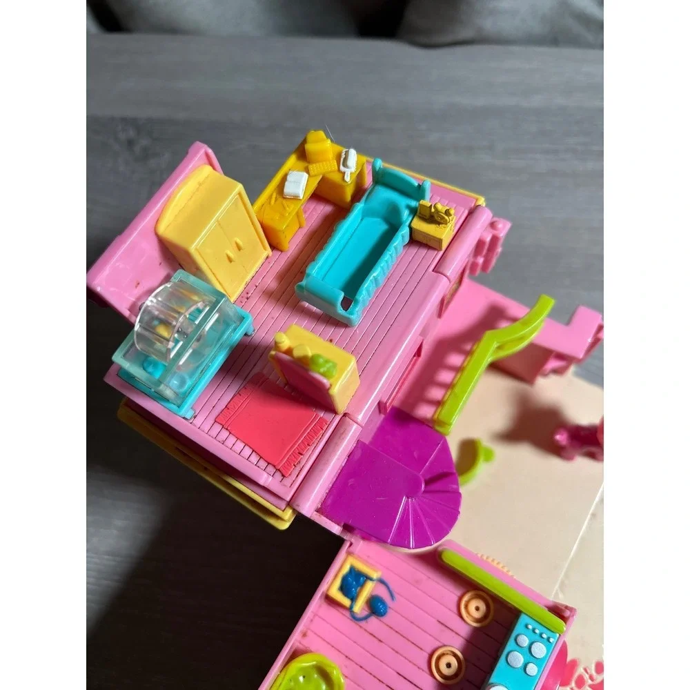 Vintage Polly Pocket Magnetic Pet Adventure Pink House Playset with Dog Figure